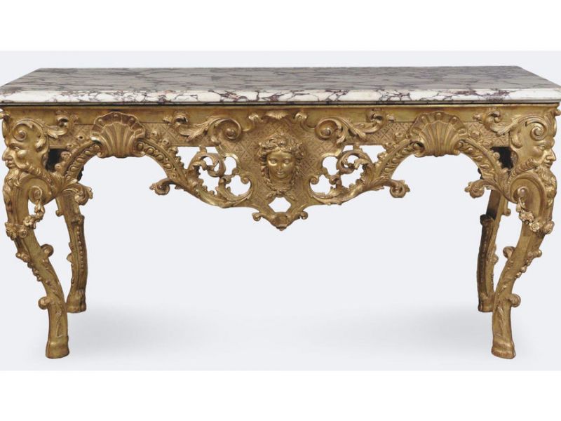 Table-console en bois doré et sculpté époque Régence Vendu : 18 000 €