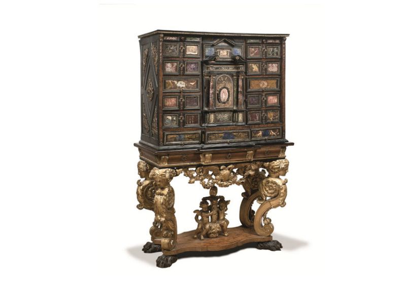 Cabinet en marqueterie Florentine Vendu : 118 750 €