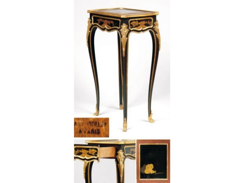 Petite table de salon circa 1860, style XVIIIéme Vendu : 31 000 €