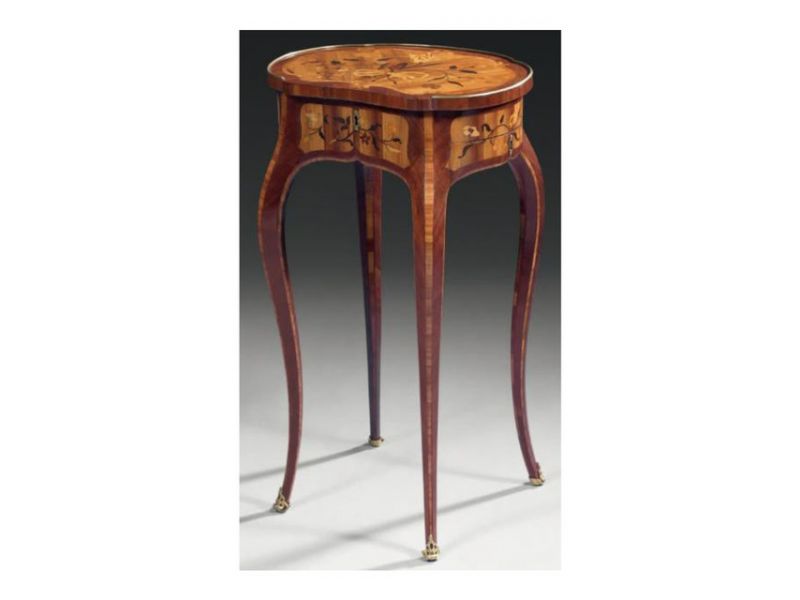 Petite table de salon Louis XV  Vendu 25 000 €